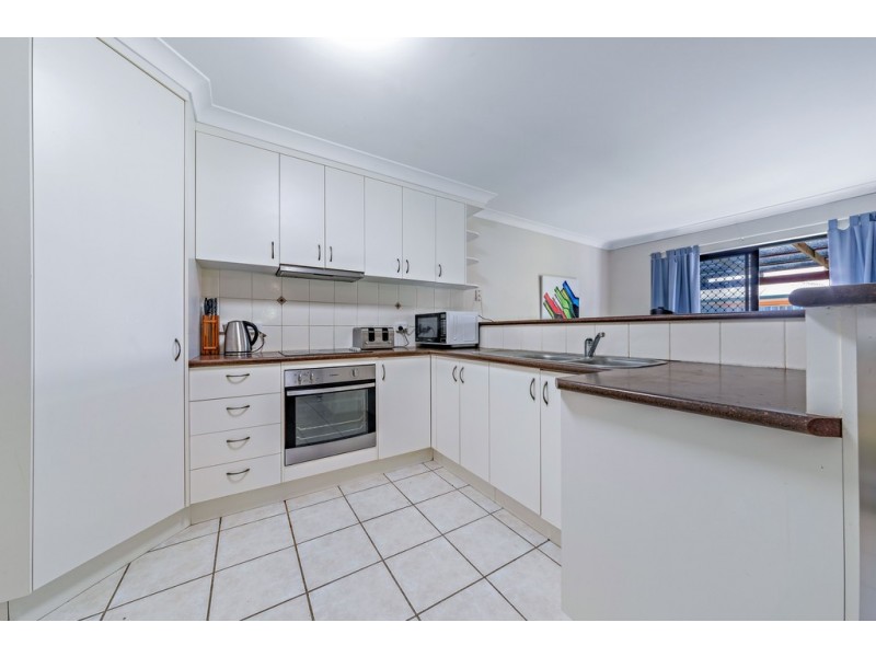 2/22 Banksia Court, Cannonvale QLD 4802