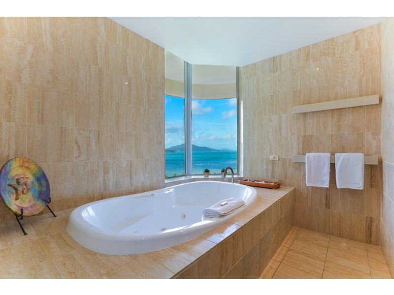 13/1 Marina Drive, Yacht Harbour Towers, Hamilton Island QLD 4803