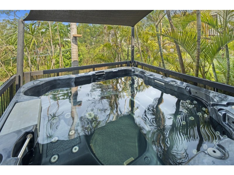 10 Macarthur Drive, Cannonvale QLD 4802