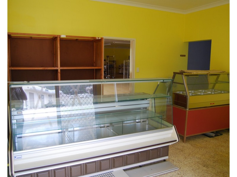 4 Commerce Close, Cannonvale QLD 4802