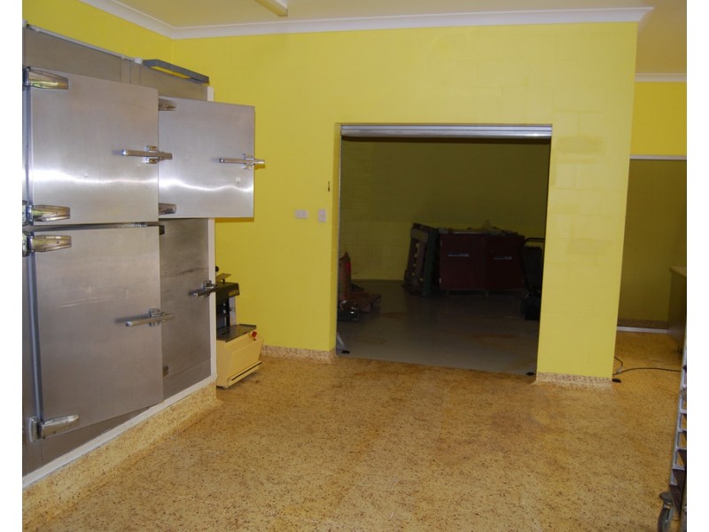 4 Commerce Close, Cannonvale QLD 4802