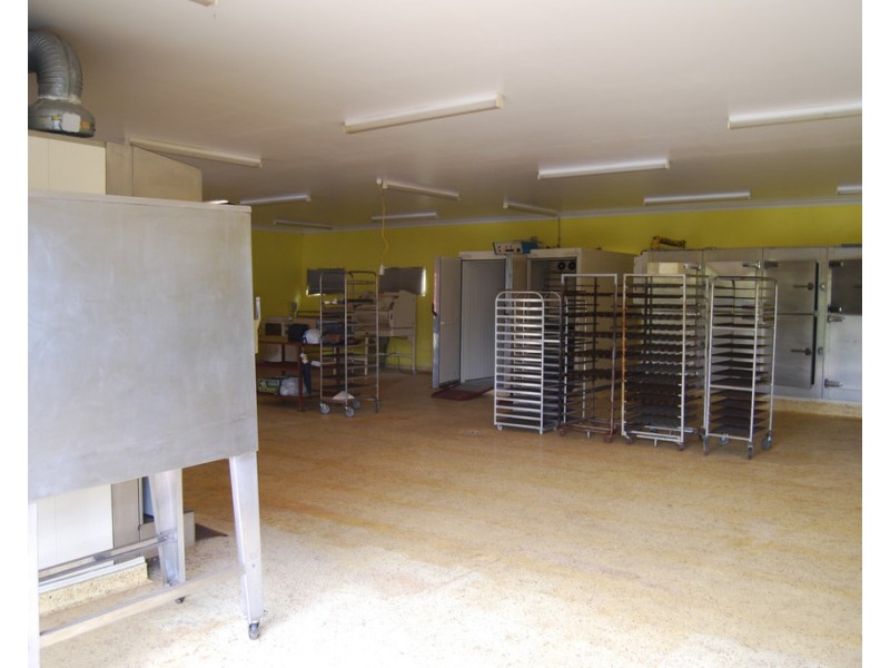 4 Commerce Close, Cannonvale QLD 4802