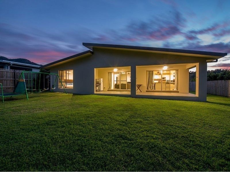31 Endeavour Circuit, Cannonvale QLD 4802