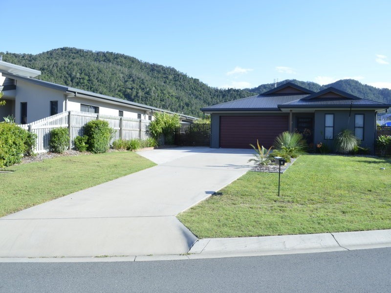 6 Twin Creek Court, Cannonvale QLD 4802