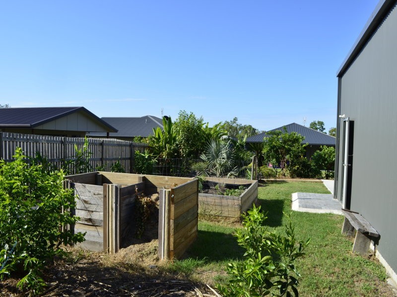6 Twin Creek Court, Cannonvale QLD 4802