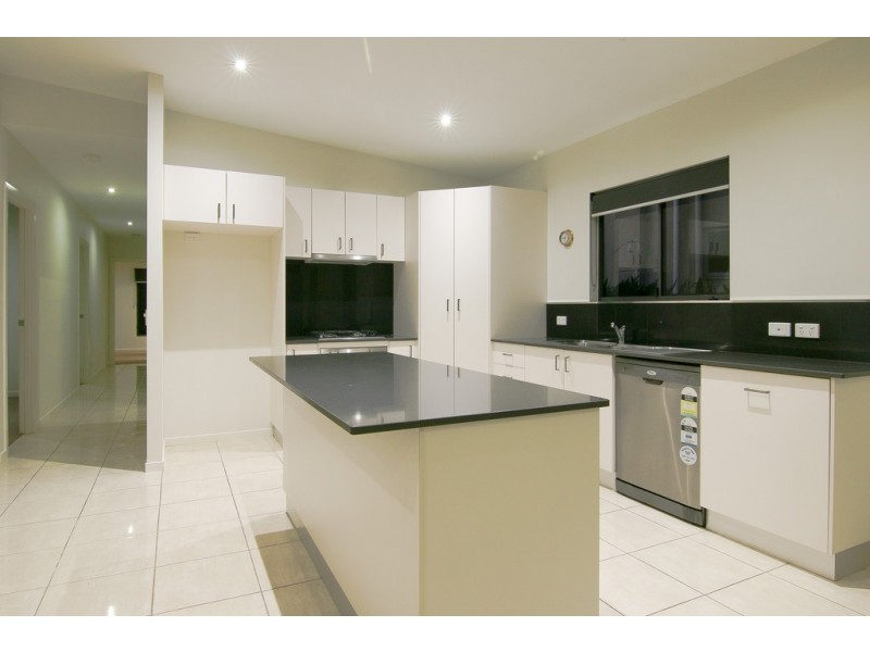 49 Eshelby Drive, Cannonvale QLD 4802