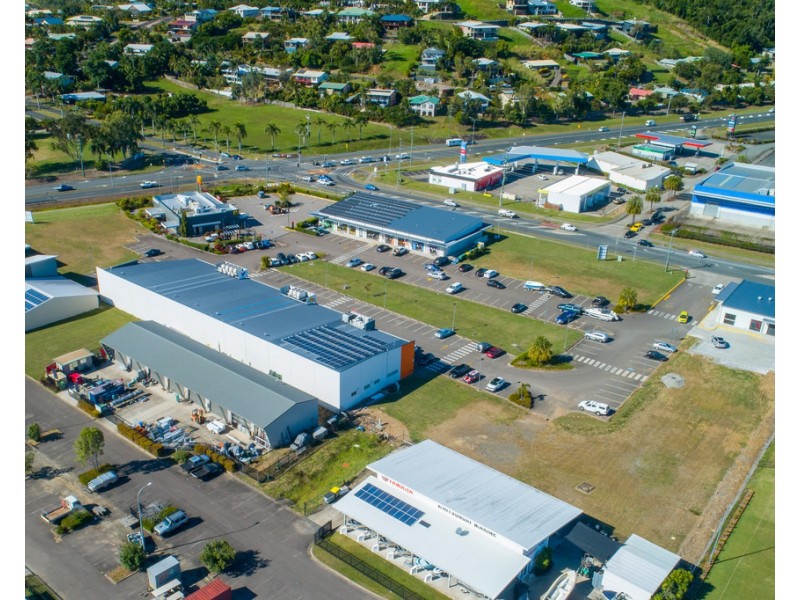 2/2B Reef Pl Cnr Shute Harbour Rd/Paluma Rd, Cannonvale QLD 4802