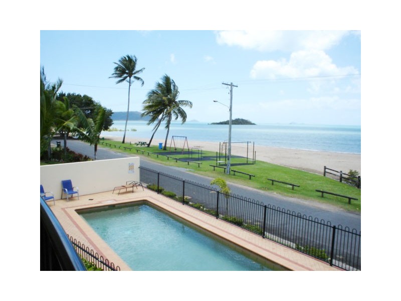 12/36 Coral Esplanade, Cannonvale QLD 4802