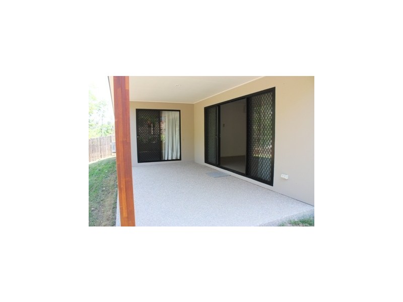 34 Ridgeview Road, Cannonvale QLD 4802