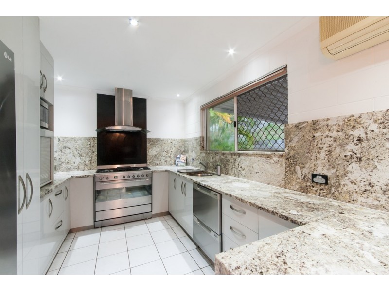 6 Grace Avenue, Cannonvale QLD 4802