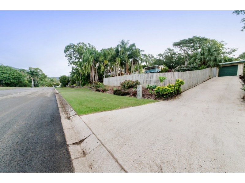 6 Grace Avenue, Cannonvale QLD 4802