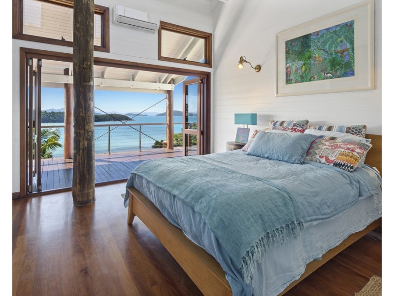 7 Warrain Street, Shute Harbour QLD 4802