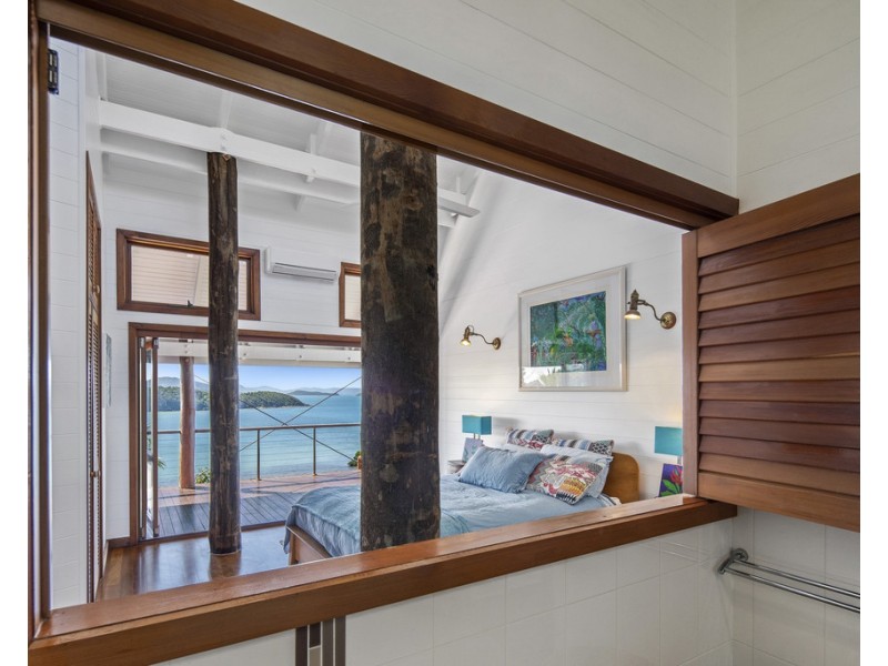7 Warrain Street, Shute Harbour QLD 4802