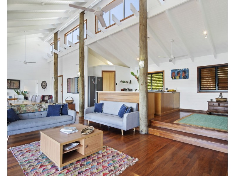 7 Warrain Street, Shute Harbour QLD 4802
