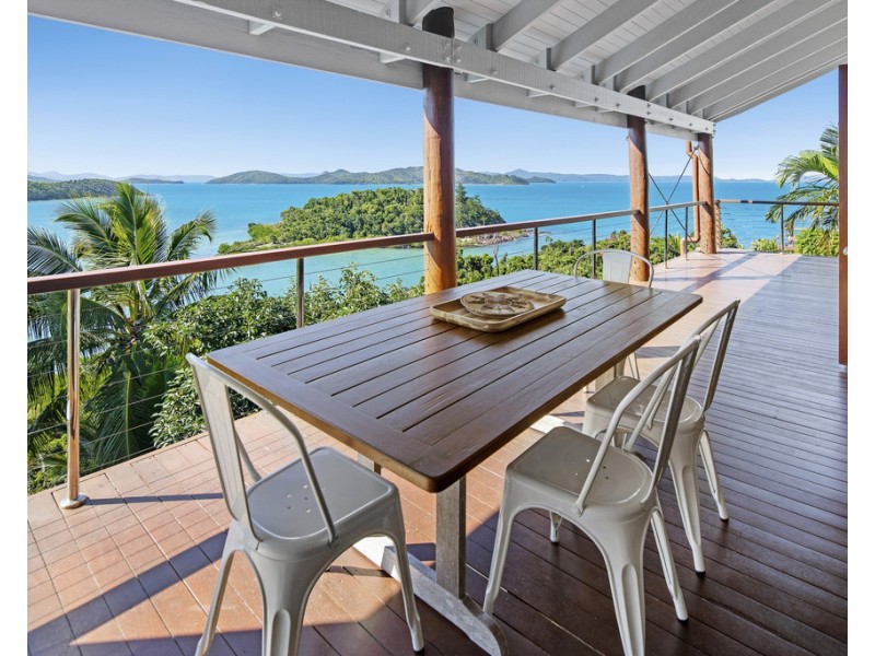 7 Warrain Street, Shute Harbour QLD 4802