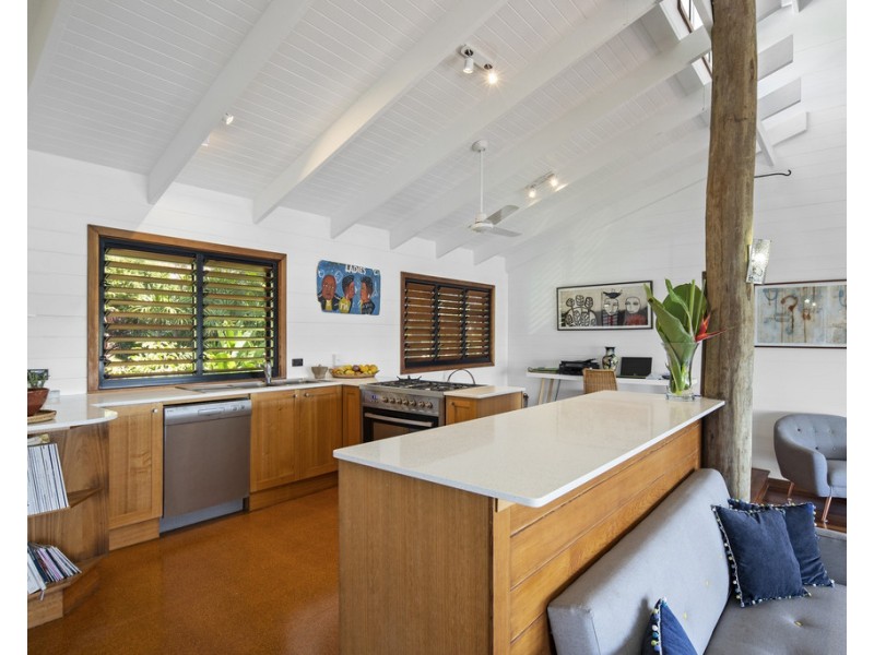 7 Warrain Street, Shute Harbour QLD 4802
