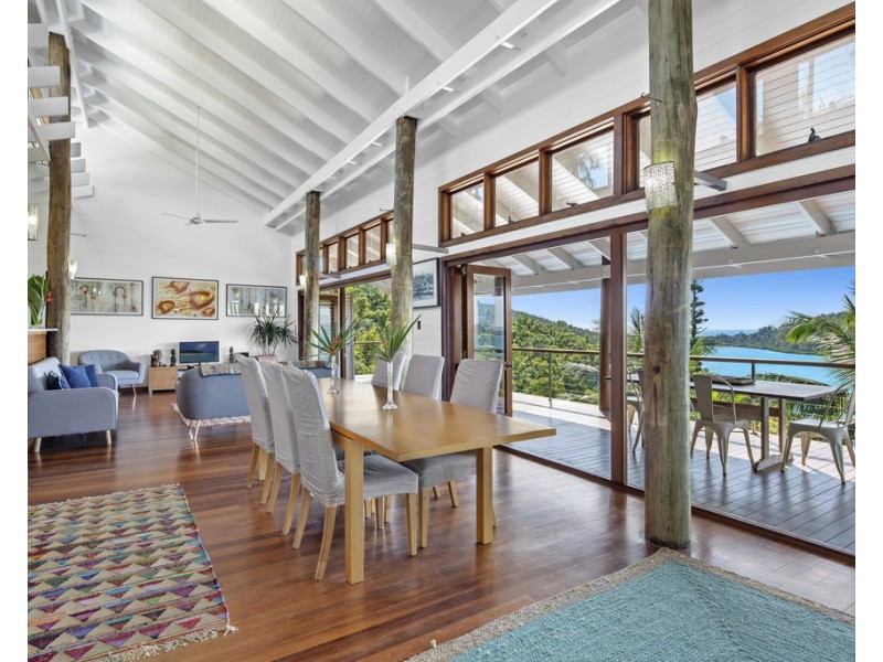 7 Warrain Street, Shute Harbour QLD 4802