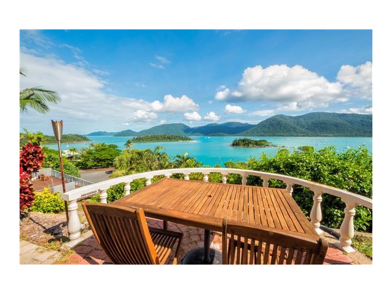 2 Shutehaven Close, Shute Harbour QLD 4802