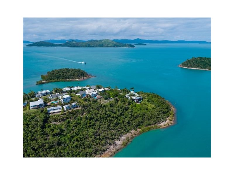 2 Shutehaven Close, Shute Harbour QLD 4802
