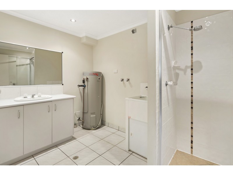 5B/10 Island Drive, Cannonvale QLD 4802