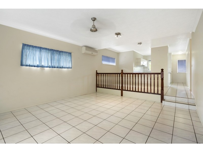 5B/10 Island Drive, Cannonvale QLD 4802
