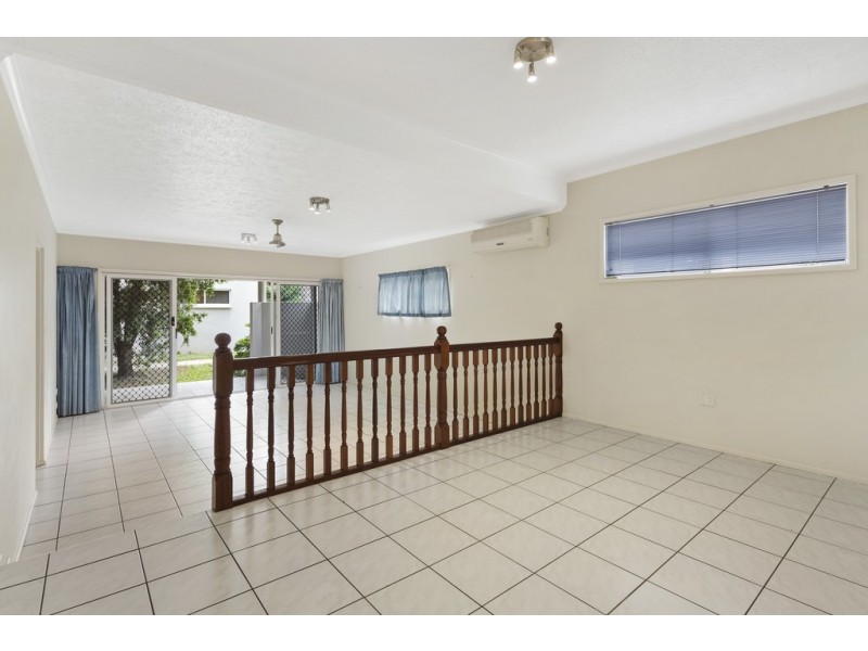 5B/10 Island Drive, Cannonvale QLD 4802