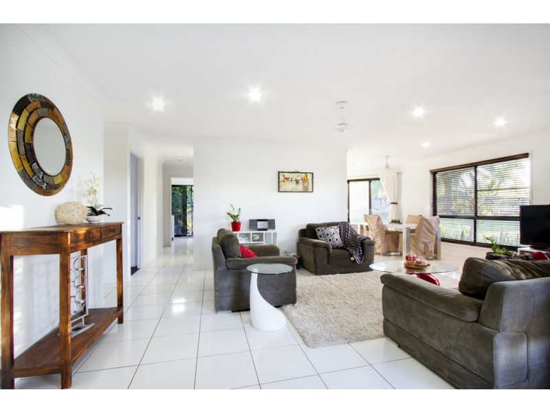7a Wills Court, Cannonvale QLD 4802