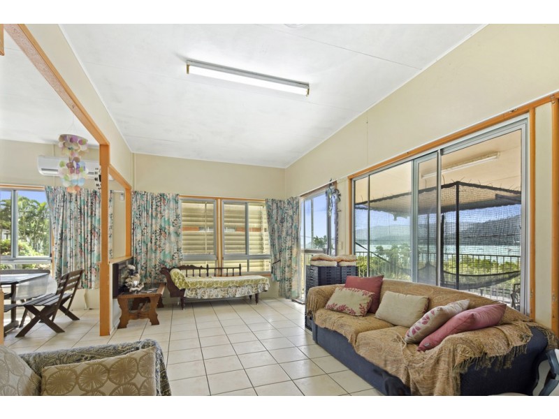 12 Broadwater Avenue, Airlie Beach QLD 4802