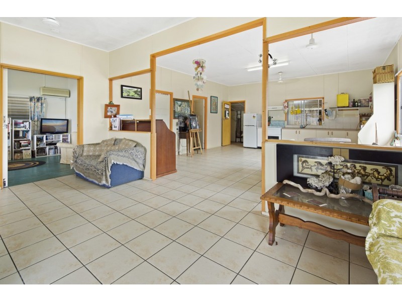 12 Broadwater Avenue, Airlie Beach QLD 4802