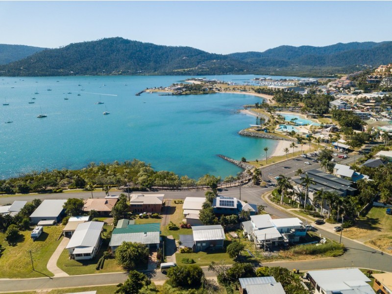 12 Broadwater Avenue, Airlie Beach QLD 4802