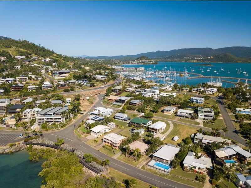 12 Broadwater Avenue, Airlie Beach QLD 4802