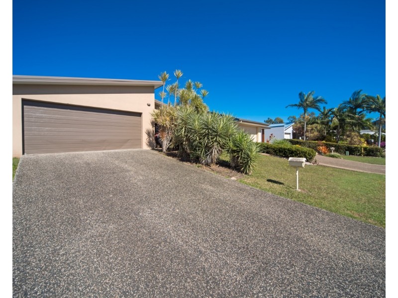 86 Abell Road, Cannonvale QLD 4802