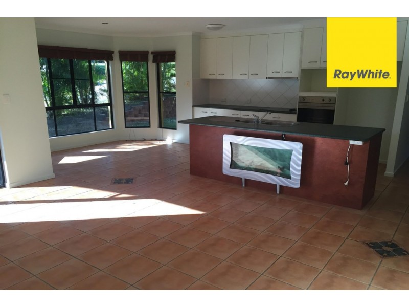 2/13 Macarthur Drive, Cannonvale QLD 4802