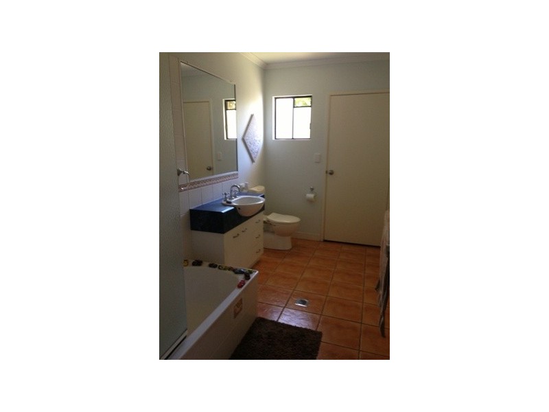 2/13 Macarthur Drive, Cannonvale QLD 4802