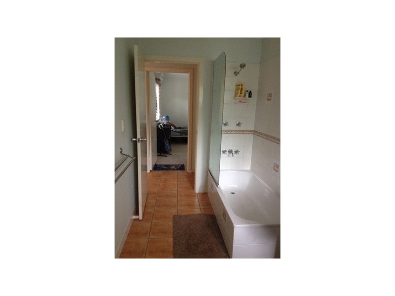 2/13 Macarthur Drive, Cannonvale QLD 4802