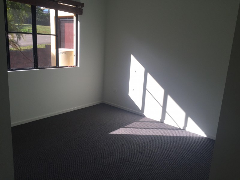 2/13 Macarthur Drive, Cannonvale QLD 4802