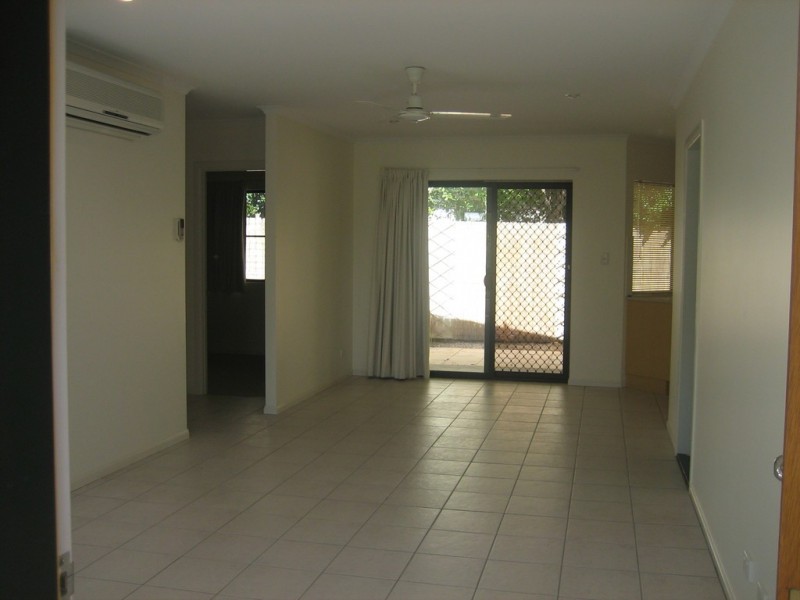 4/16 Beach Road, Cannonvale QLD 4802
