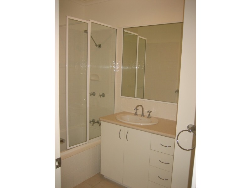 4/16 Beach Road, Cannonvale QLD 4802