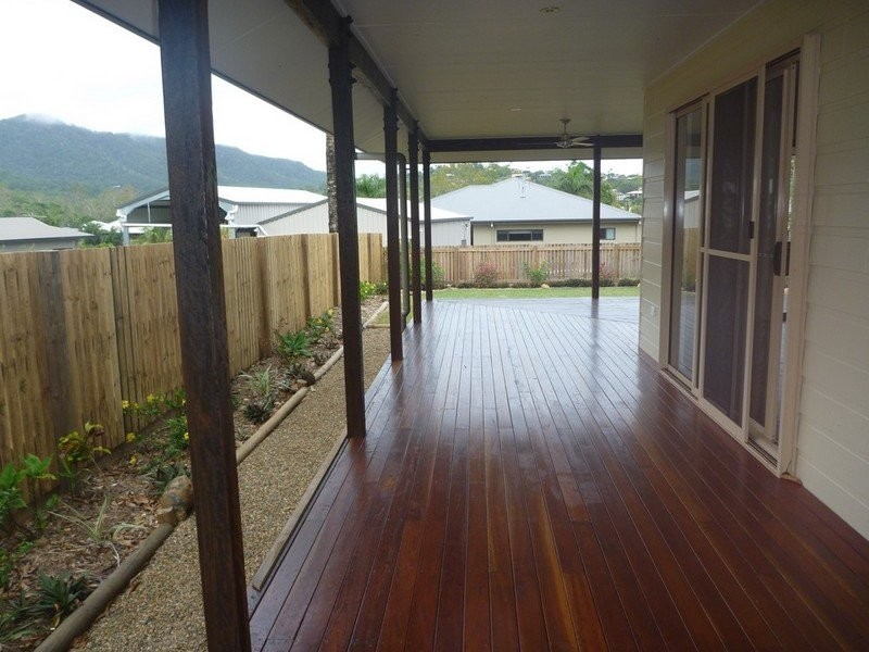 6 Linscot Close, Cannonvale QLD 4802
