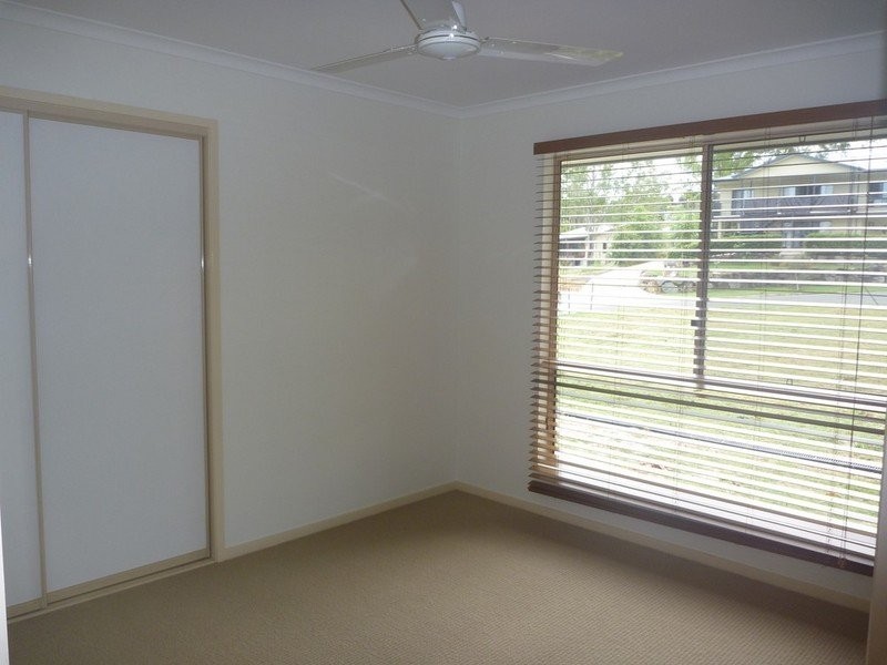 6 Linscot Close, Cannonvale QLD 4802