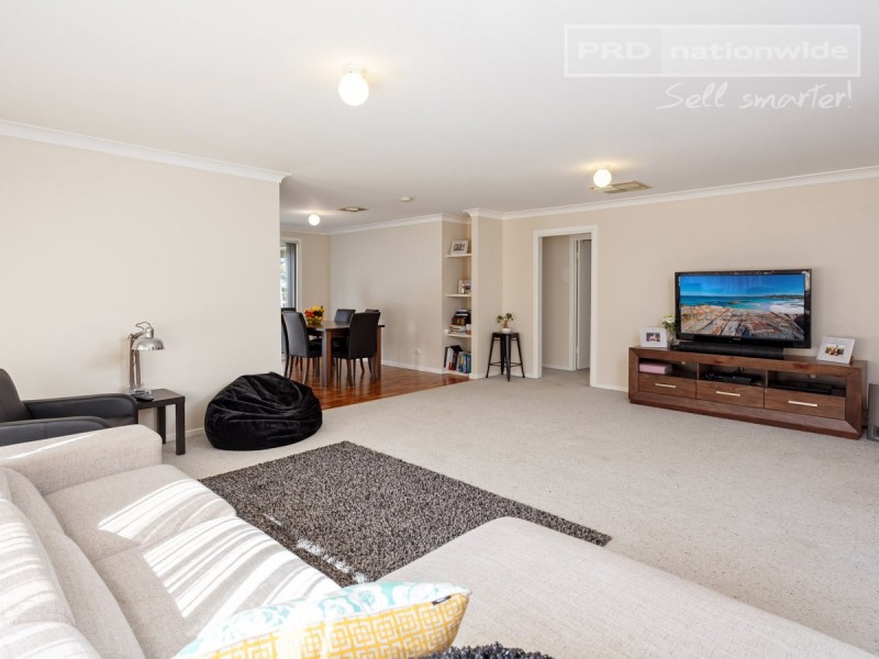 9 Canola Place, Estella NSW 2650