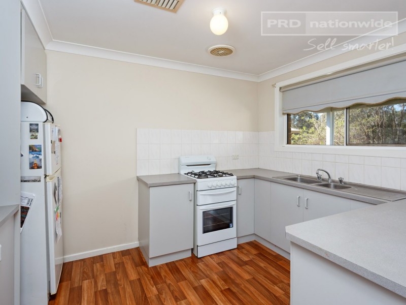 9 Canola Place, Estella NSW 2650