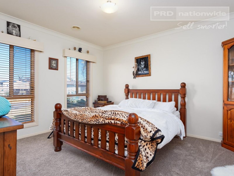 9 Fisher Place, Lloyd NSW 2650