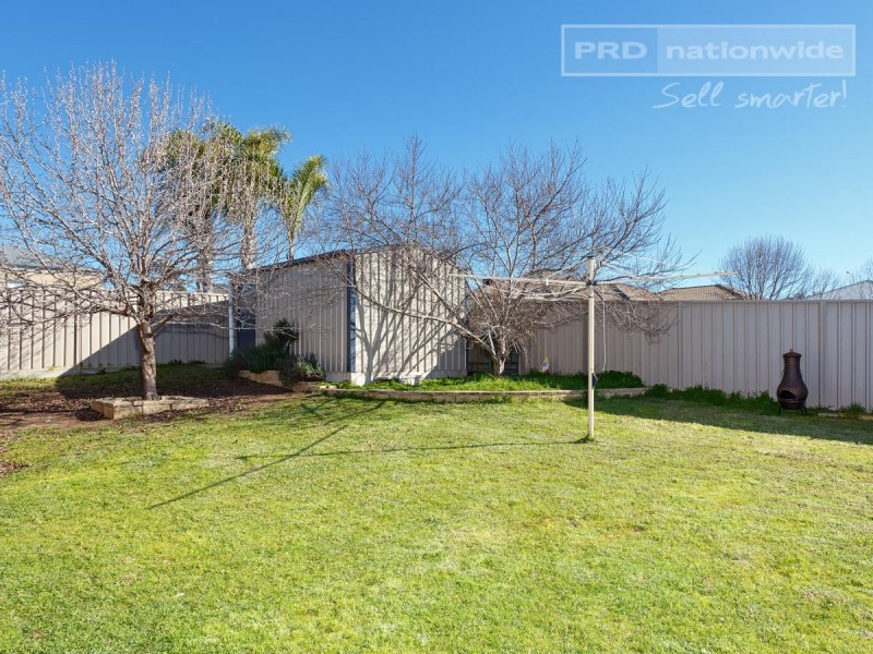 9 Fisher Place, Lloyd NSW 2650