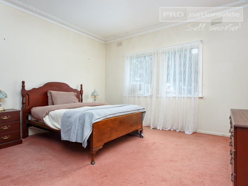 1 Manoora Avenue, Mount Austin NSW 2650