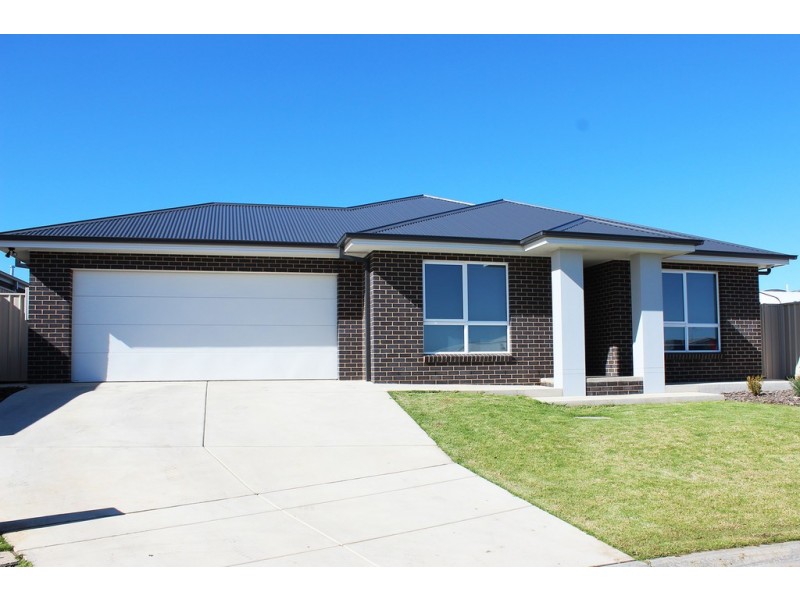 6 Mulberrygong Court, Estella NSW 2650