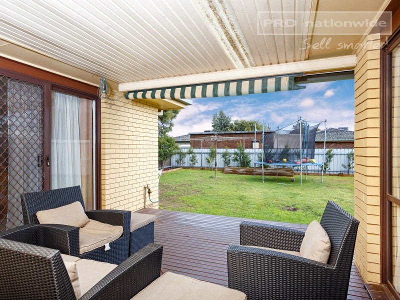 12 Eyre Street, Lake Albert NSW 2650