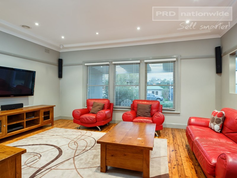 8 Heydon Avenue, Turvey Park NSW 2650