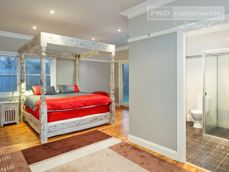 8 Heydon Avenue, Turvey Park NSW 2650