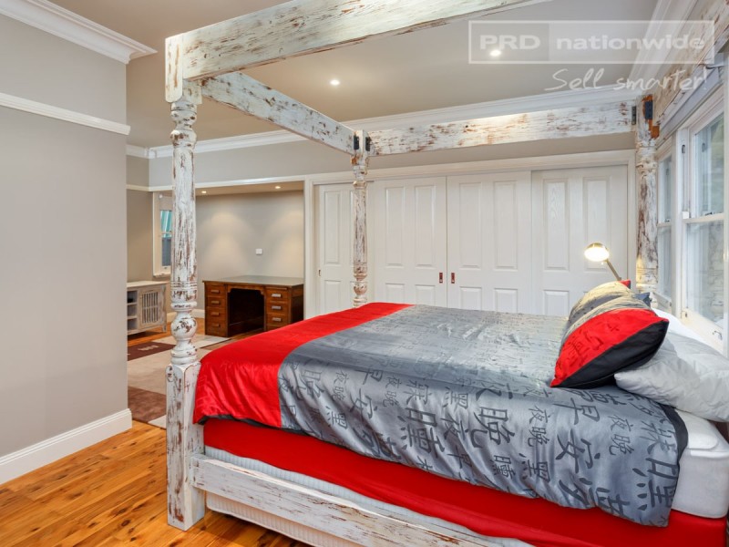 8 Heydon Avenue, Turvey Park NSW 2650